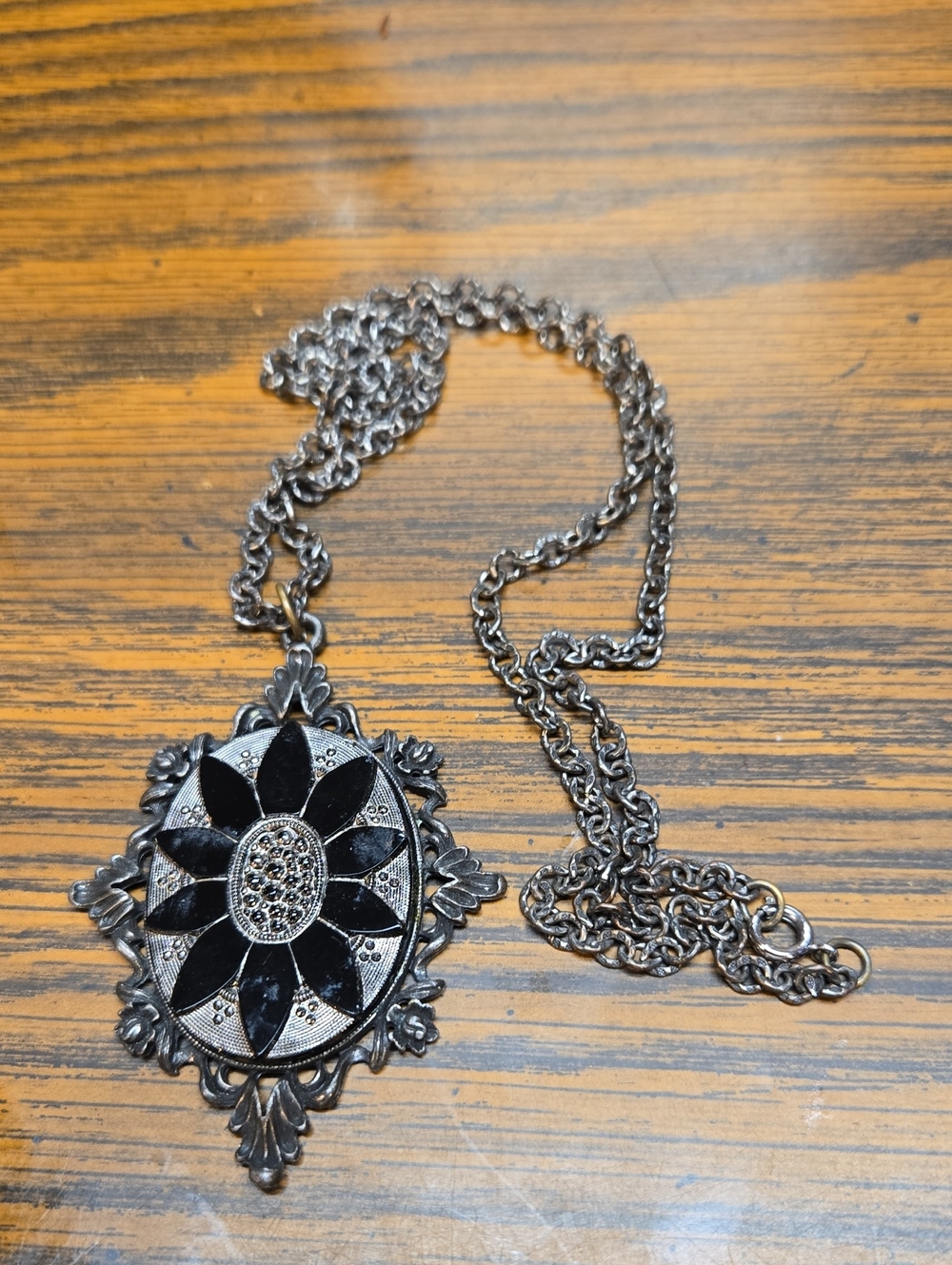 Vintage-Inspired Black Floral Pendant Necklace